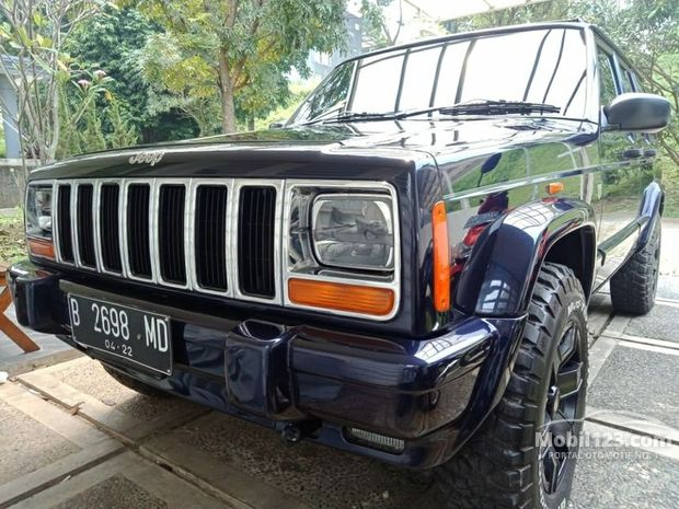 Cherokee Jeep  Murah  32 mobil  dijual di  Indonesia  