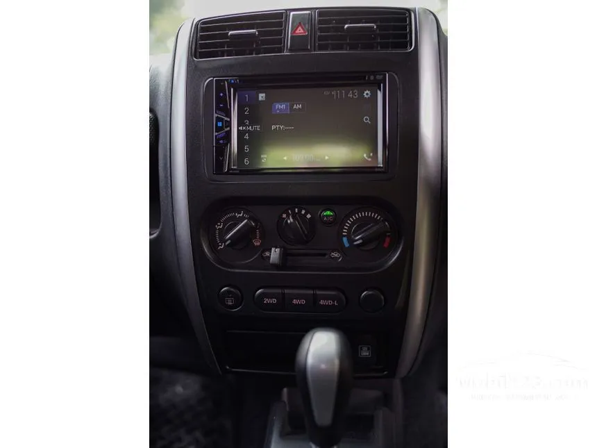 Jual Mobil Suzuki Jimny 2017 1.3 di Jawa Tengah Automatic Wagon Hitam