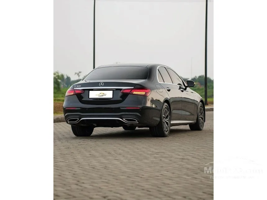 2022 Mercedes-Benz E300 AMG Line Sedan
