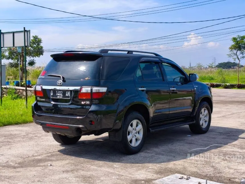 2011 Toyota Fortuner G Lux SUV