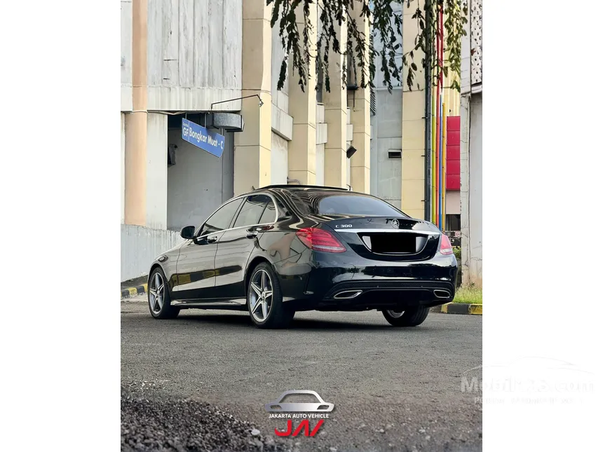 2018 Mercedes-Benz C300 AMG Line Sedan
