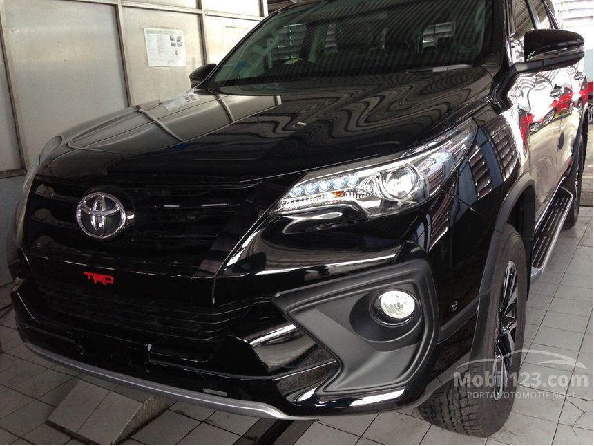 Jual Mobil Toyota Fortuner 2018 TRD 2.4 di Jawa Timur 