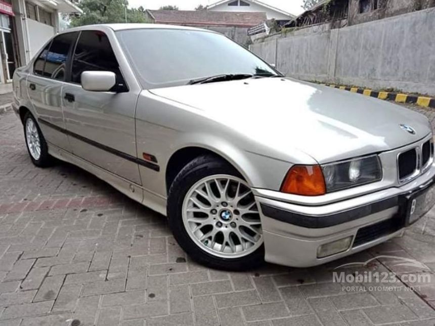 Jual Mobil  BMW  320i  1995  2 0 Manual 2 0 di DKI Jakarta 