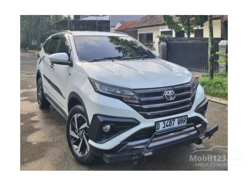 Jual Mobil Toyota Rush 2018 TRD Sportivo 1.5 di Jawa Barat Manual SUV Putih Rp 217.000.000