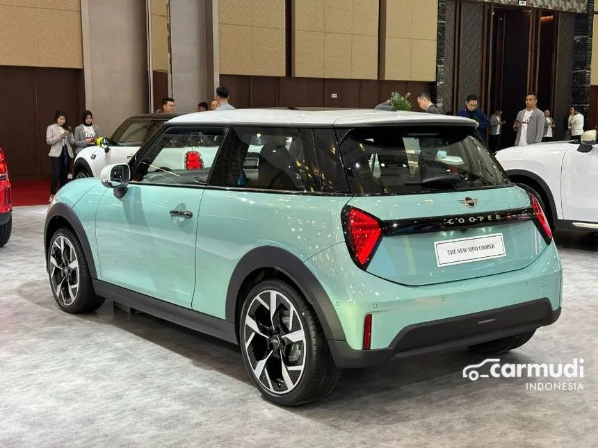 2025 MINI Cooper Cooper SE Hatchback