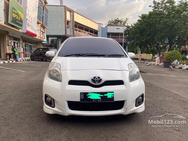 Toyota Yaris  Mobil  Bekas  Baru  dijual  di Bekasi  timur 