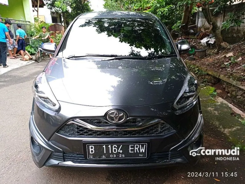 Jual Mobil Toyota Sienta 2020 Q 1.5 di Jawa Barat Automatic MPV Abu