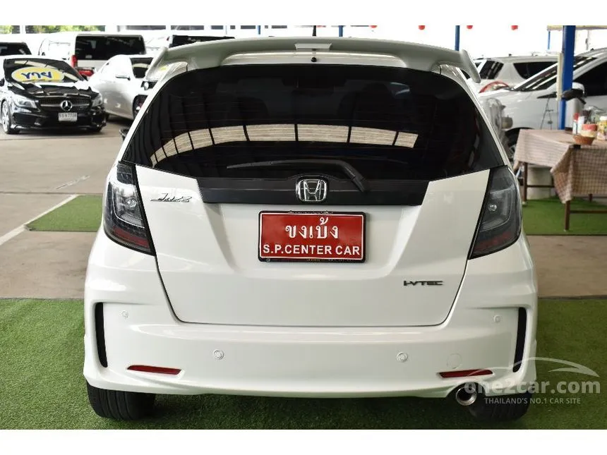 2013 Honda Jazz SV i-VTEC Hatchback