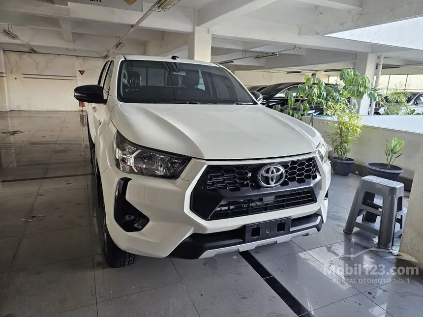 Jual Mobil Toyota Hilux 2024 G Double Cab 4X4 2.4 di Jawa Barat Manual Pickup Putih Rp 418.000.000