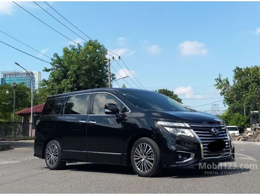 Jual Mobil Nissan Elgrand 2016 Highway Star 2.5 di Jawa Timur Automatic MPV Hitam Rp 400.000.005