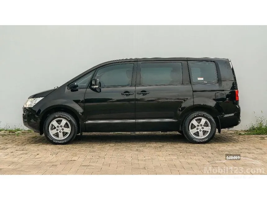 2014 Mitsubishi Delica D5 MPV