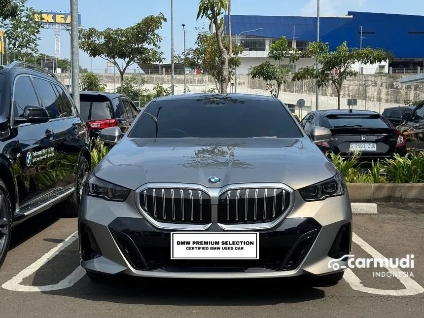 Jual Mobil BMW 520i 2024 M Sport 2.0 di DKI Jakarta Automatic Sedan Silver Rp 1.295.000.000