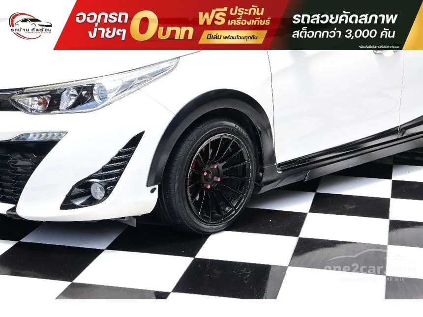 2020 Toyota YARIS High Cross Hatchback