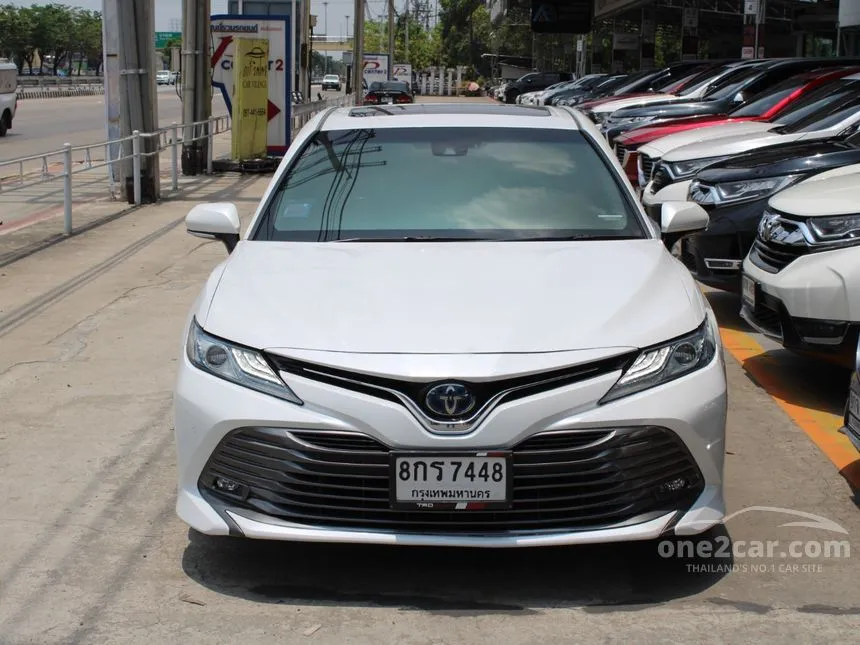 2019 Toyota Camry Hybrid Premium Sedan