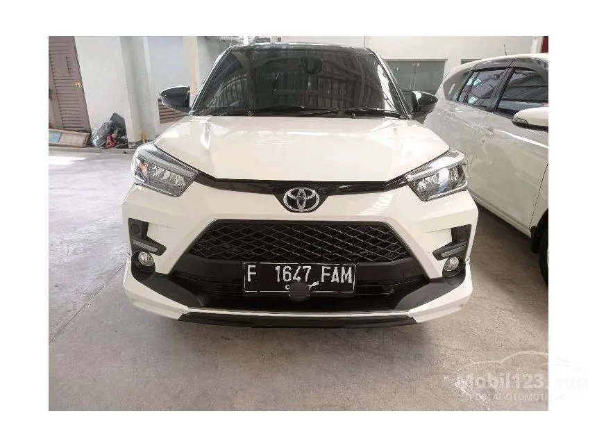Jual Mobil Toyota Raize 2022 GR Sport (2 Tone) 1.0 di Jawa Barat Automatic SUV Putih Rp 209.000.000