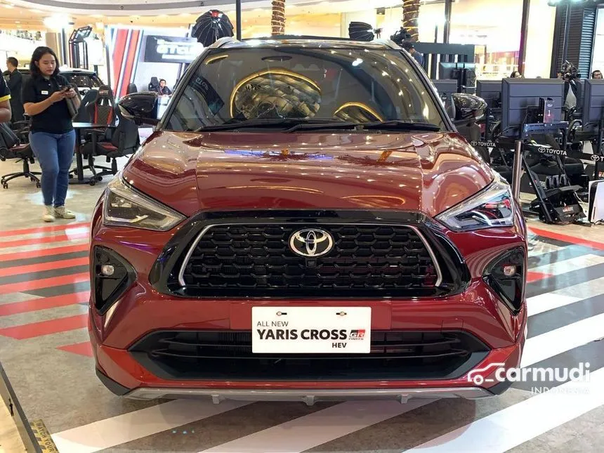 Jual Mobil Toyota Yaris Cross 2023 S HEV GR Parts Aero Package 1.5 di Banten Automatic Wagon Merah Rp 399.950.000