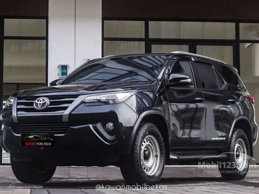 Jual Mobil Toyota Fortuner 2016 VRZ 2.4 di Banten Automatic SUV Hitam Rp 374.000.000