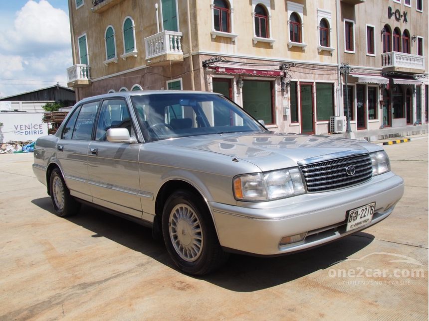 Toyota crown royal saloon