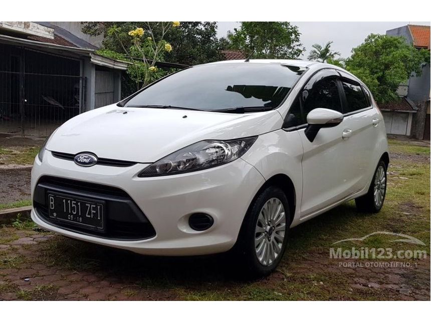 Jual Mobil Ford Fiesta 2013 Style 1.4 di Jawa Barat Manual 