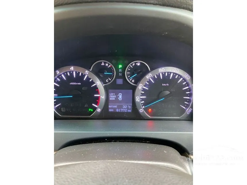 2012 Toyota Alphard X MPV