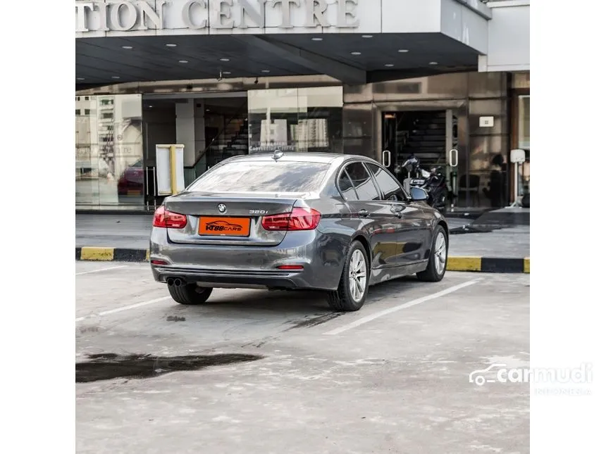 2018 BMW 320i Sport Sedan