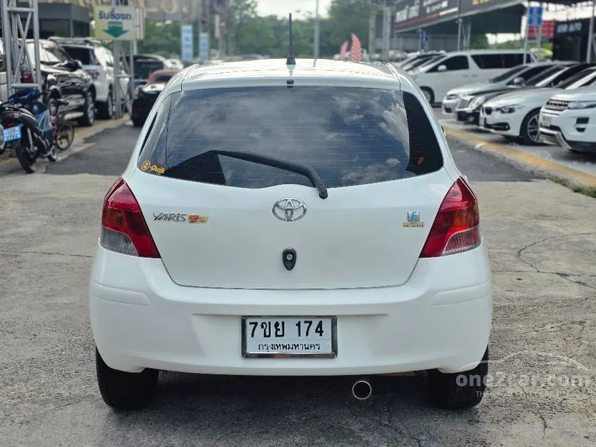 2012 Toyota YARIS E Hatchback