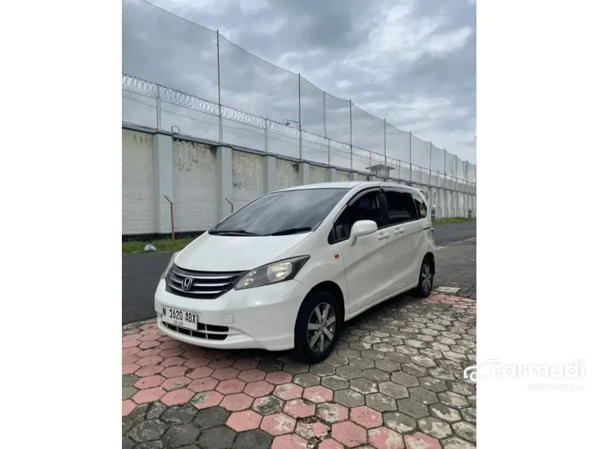 Jual Mobil Honda Freed 2010 1.5 di Jawa Timur Automatic MPV Putih Rp 134.000.000