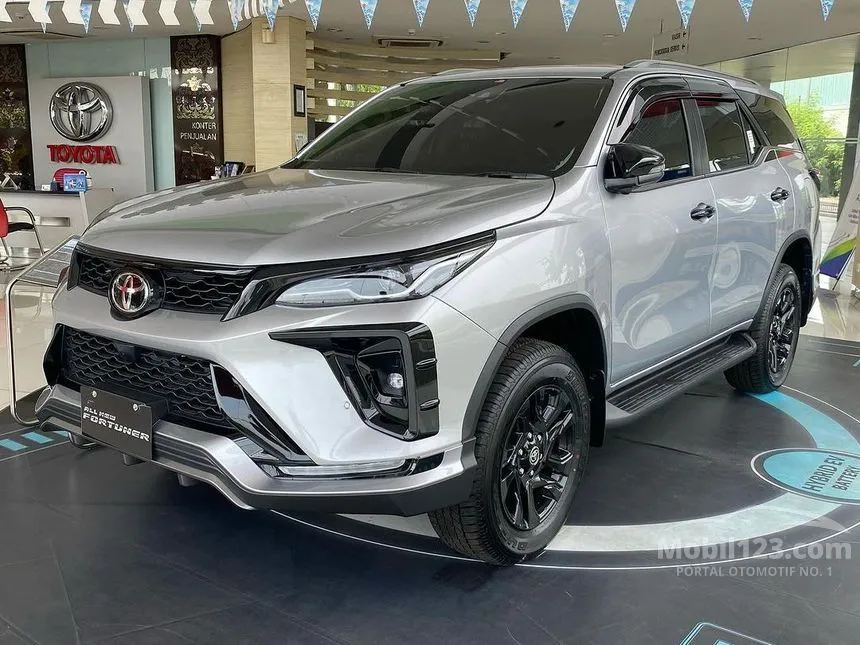 Jual Mobil Toyota Fortuner 2024 VRZ TSS GR Parts Aero Package 2.8 di DKI Jakarta Automatic SUV Silver Rp 663.200.000