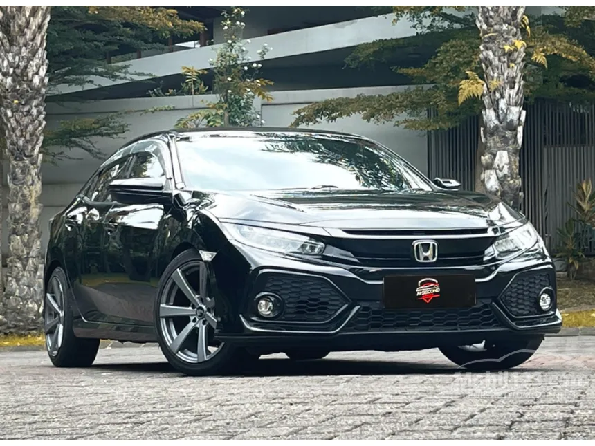 Jual Mobil Honda Civic 2018 E 1.5 di Jawa Timur Automatic Hatchback Hitam Rp 374.900.009