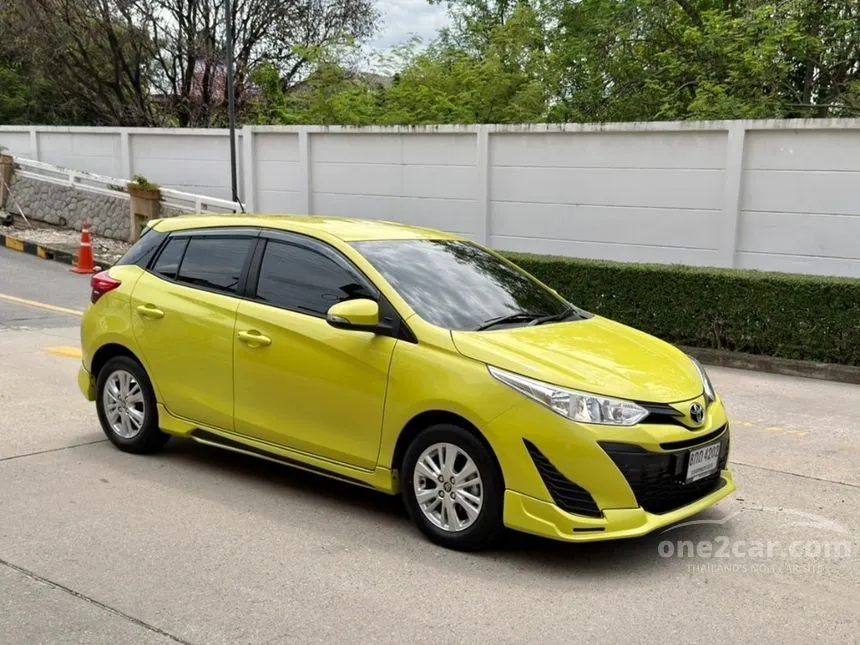 2019 Toyota YARIS E Hatchback