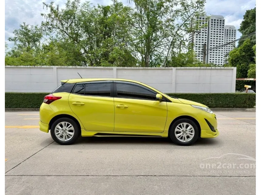 2019 Toyota YARIS E Hatchback