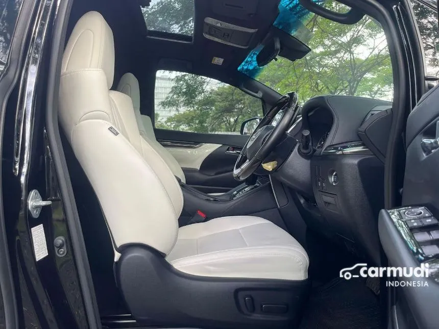 2023 Lexus LM 350 4 Seater MPV