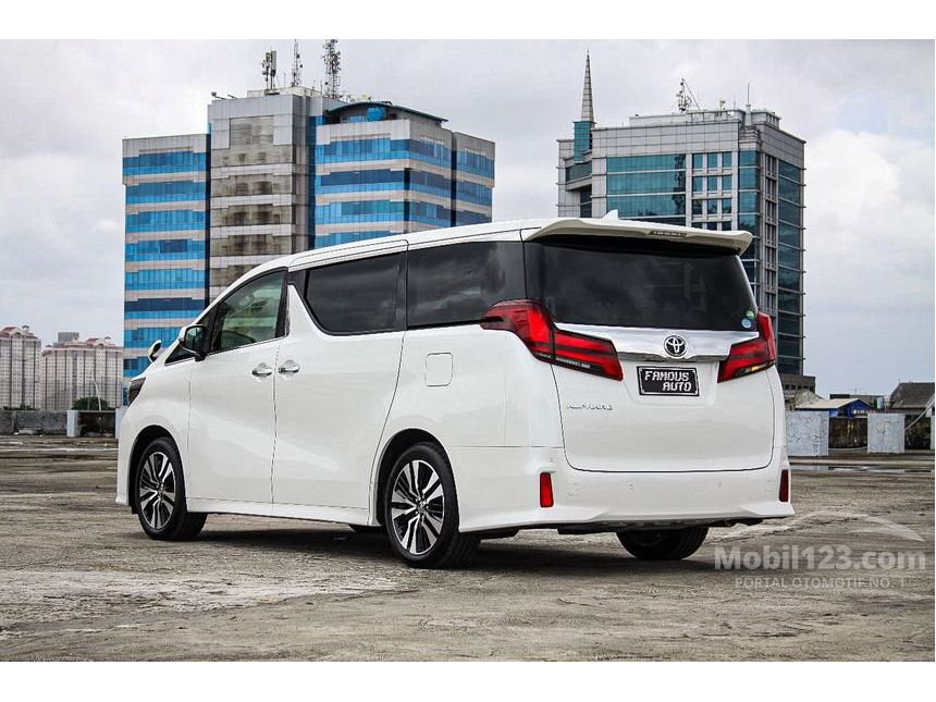 Toyota Alphard SC 2012: Kemewahan dan Kenyamanan dalam Satu Paket