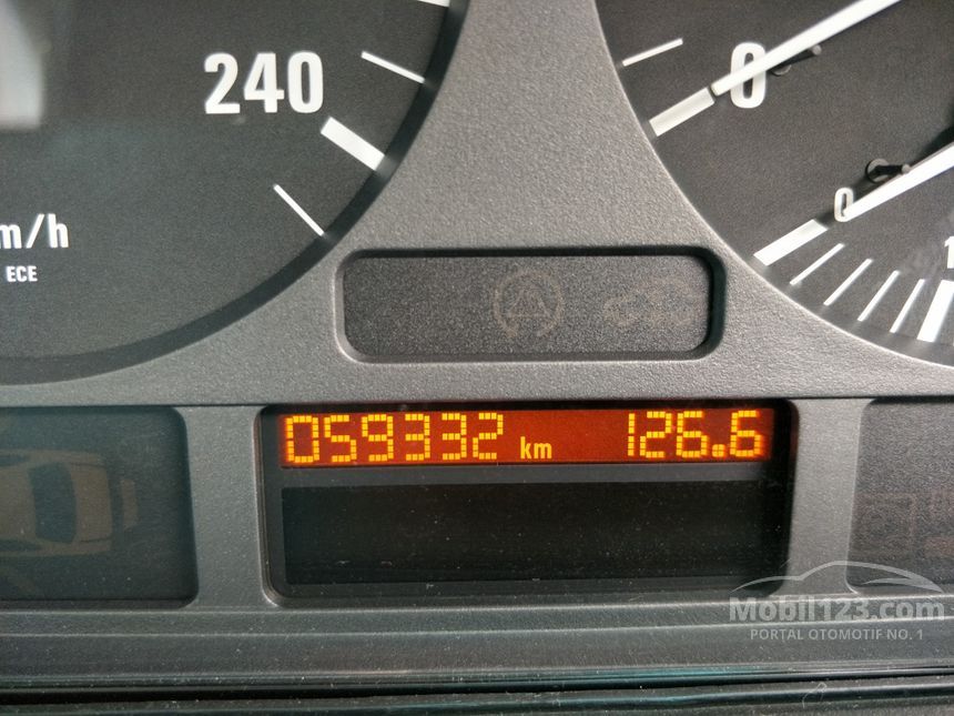 1997 BMW 528i Sedan