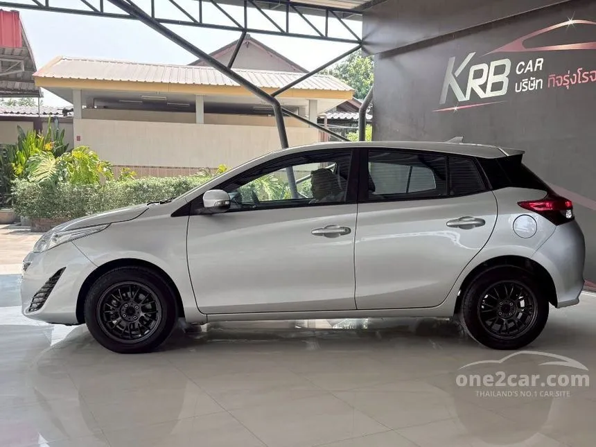 2020 Toyota YARIS Entry Hatchback