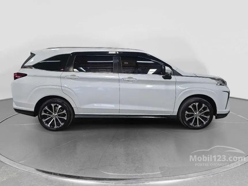 2022 Toyota Veloz Q (Premium Color) MPV