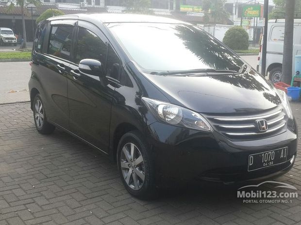 Honda Freed Mobil Bekas Baru dijual di Indonesia - Dari 