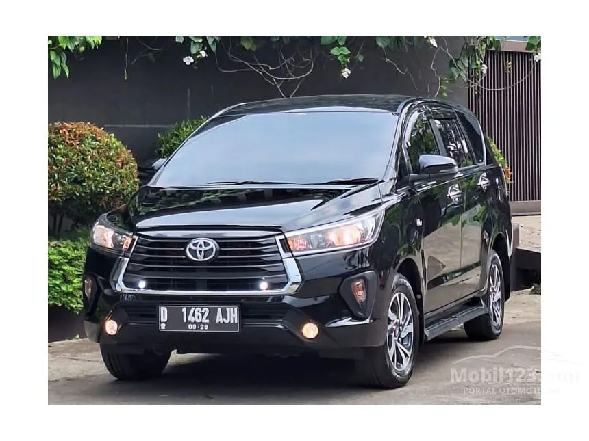 Jual Mobil Toyota Kijang Innova 2021 G 2.0 di Jawa Barat Manual MPV Hitam Rp 309.000.000
