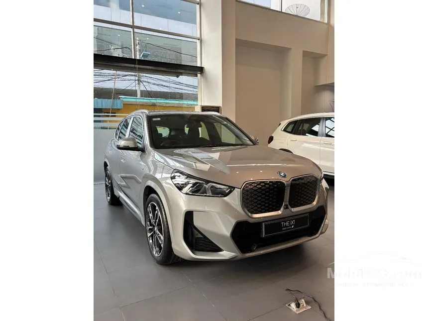 Jual Mobil BMW iX1 2024 eDrive20 M Sport di DKI Jakarta Automatic SUV Hitam Rp 1.180.000.000