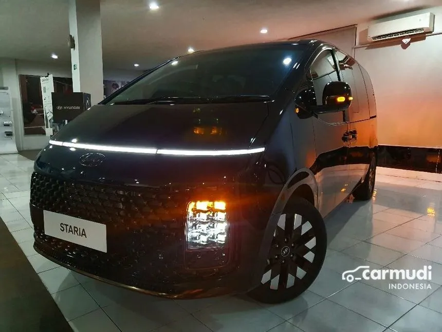 Jual Mobil Hyundai Staria 2024 Signature 9 2.2 di DKI Jakarta Automatic Wagon Hitam Rp 904.000.000