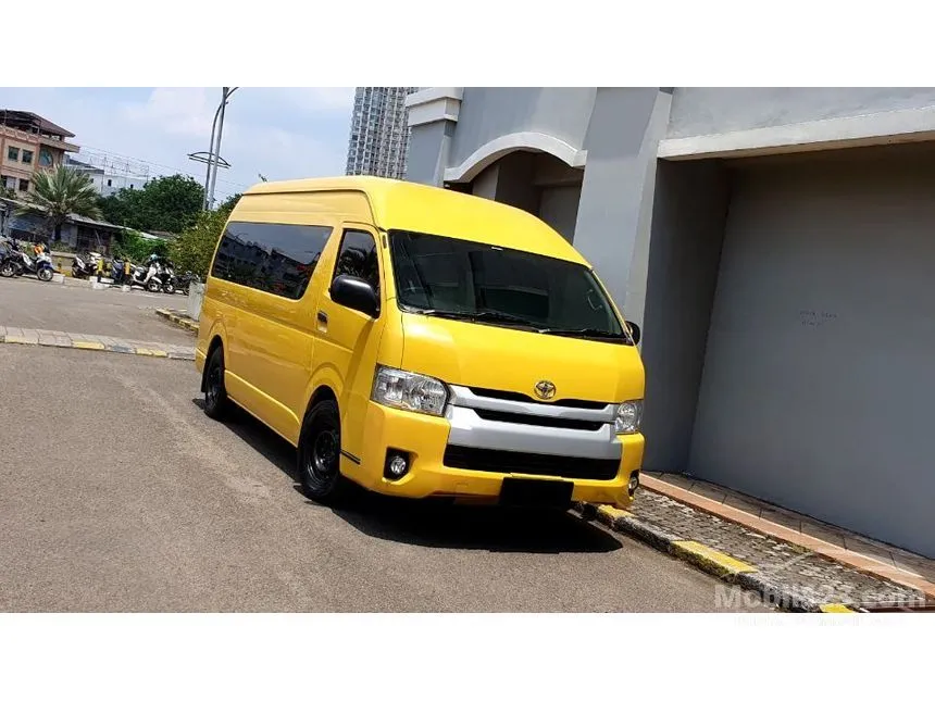 2018 Toyota Hiace Commuter Van