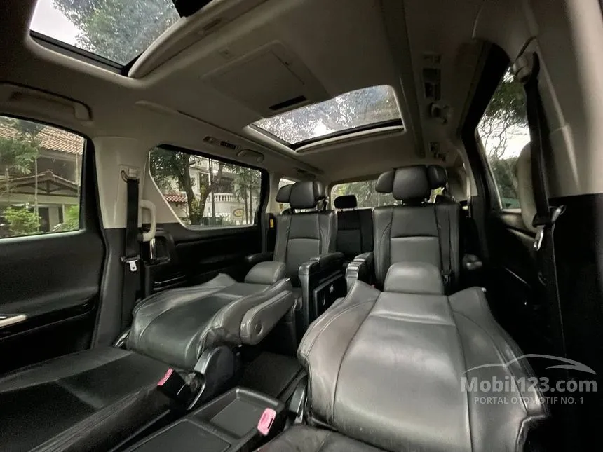 2014 Toyota Alphard SC MPV