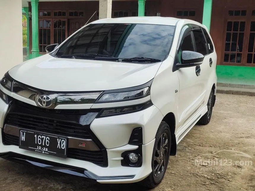 Jual Mobil Toyota Avanza 2021 Veloz GR Limited 1.5 di Jawa Timur Manual MPV Putih Rp 210.000.000