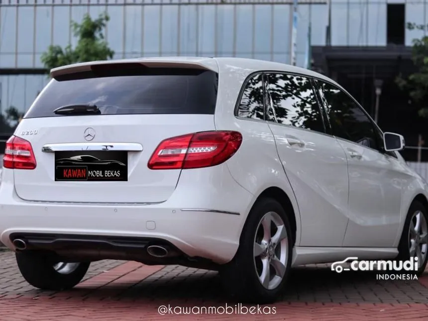 2013 Mercedes-Benz B200 Sport Hatchback