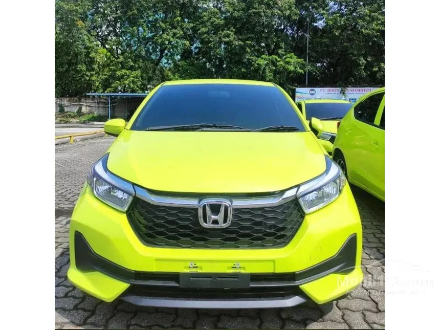 Jual Mobil Honda Brio 2023 E Satya 1.2 di Jawa Timur Automatic Hatchback Kuning Rp 185.300.000