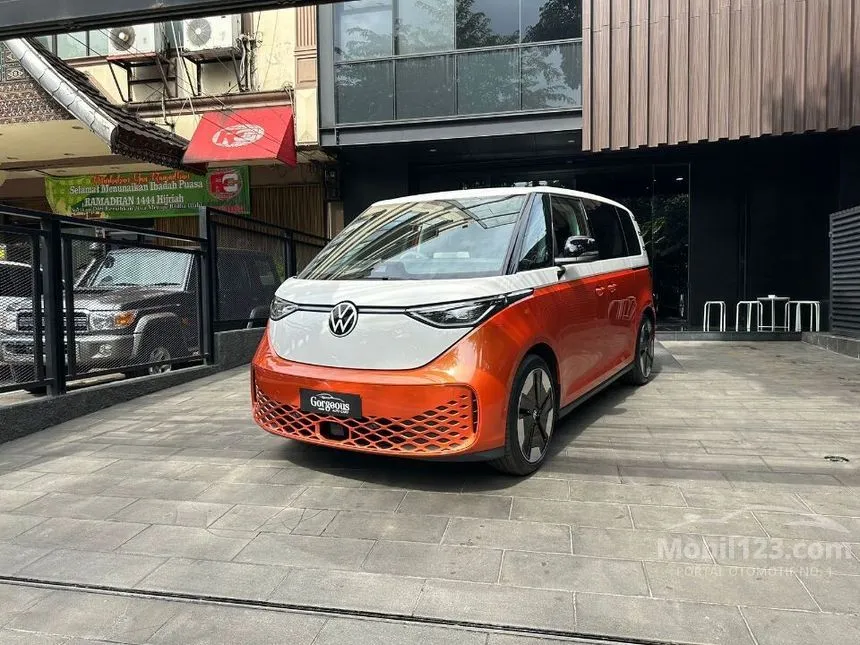 Jual Mobil Volkswagen ID. Buzz 2023 Pro Style 1st Edition di Jawa Tengah Automatic Van Wagon Orange Rp 1.500.000.000