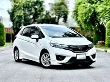 2016 Honda JAZZ 1.5 (ปี 14-22) V+ Hatchback