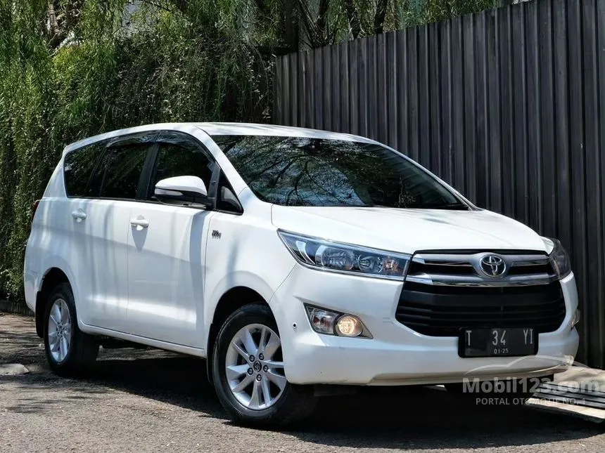 Jual Mobil Toyota Kijang Innova 2015 V 2.0 di Jawa Barat Manual MPV Putih Rp 233.000.000
