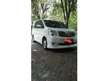 2013 Toyota NAV1 2.0 V MPV - Nego sampai DEAL