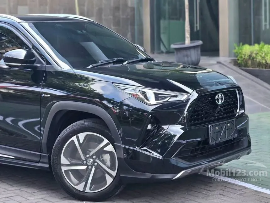 2025 Toyota Yaris Cross S HV with GR Parts Aero Pkg SUV